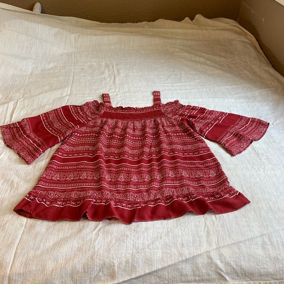 Maurices red top. Off the shoulder with straps. SizeM - Picture 7 of 8